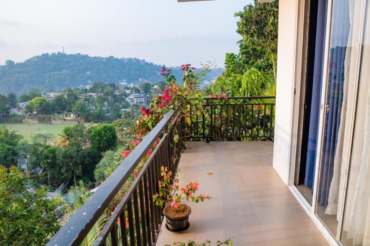 Sky Edge Homestay Kandy Exteriör bild