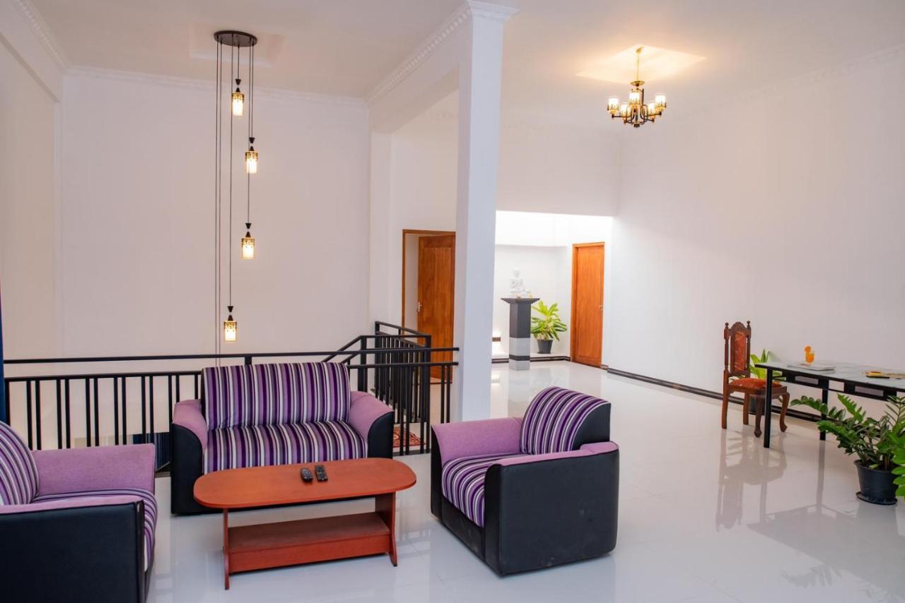 Sky Edge Homestay Kandy Exteriör bild